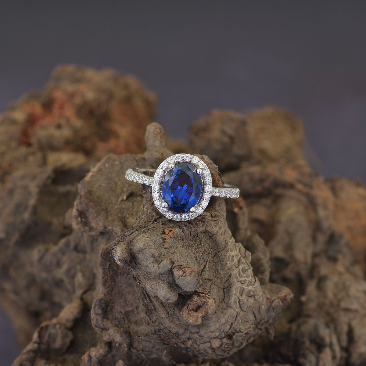 Sapphire Elegance Ring - Unique Piece